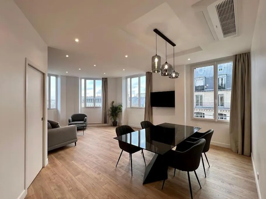 Bright Newly Renovated With Ac